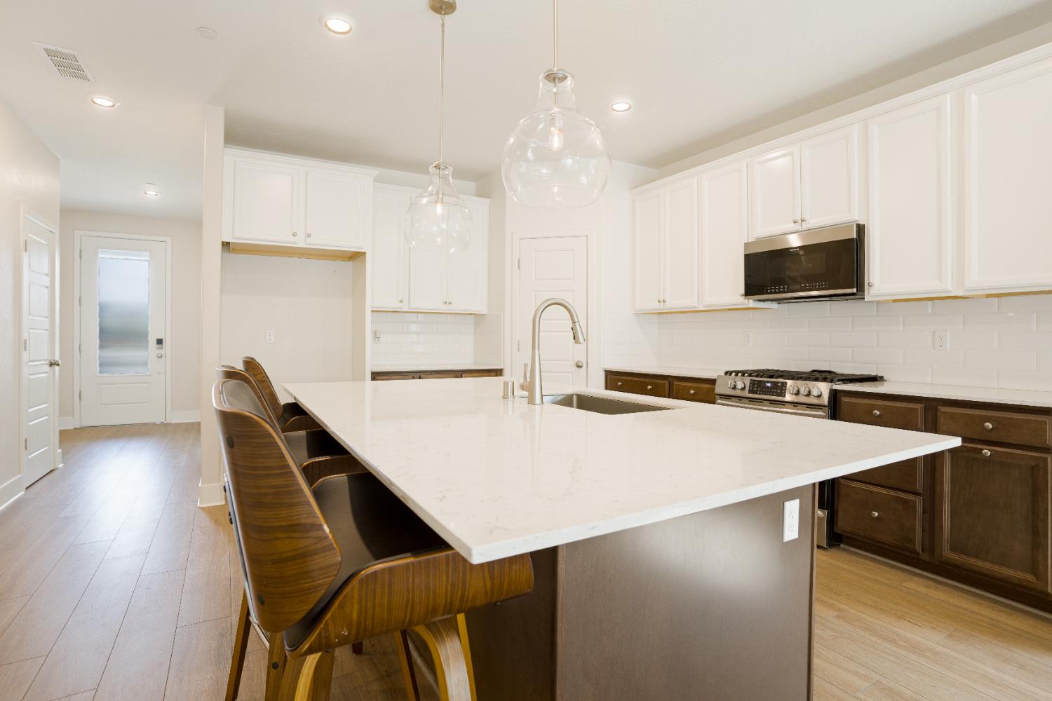 153 N Bliss Ave, Fresno, CA 93727