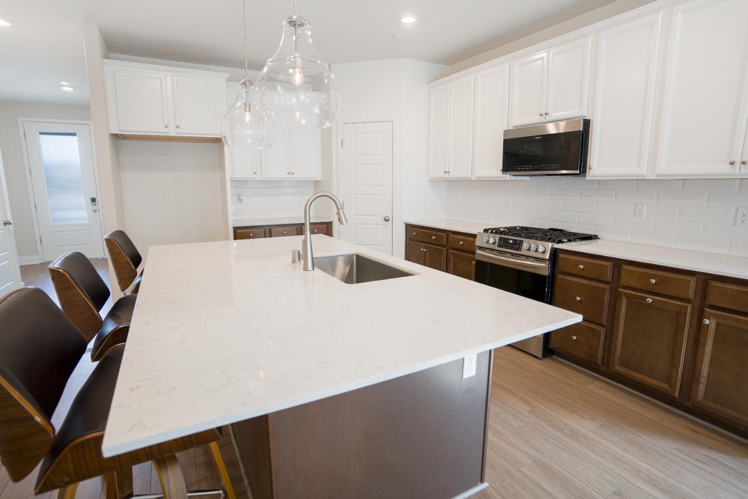 153 N Bliss Ave, Fresno, CA 93727