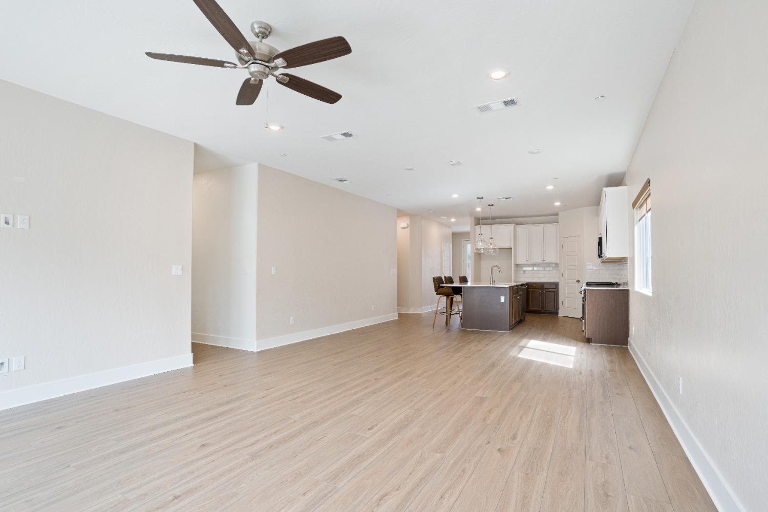 153 N Bliss Ave, Fresno, CA 93727