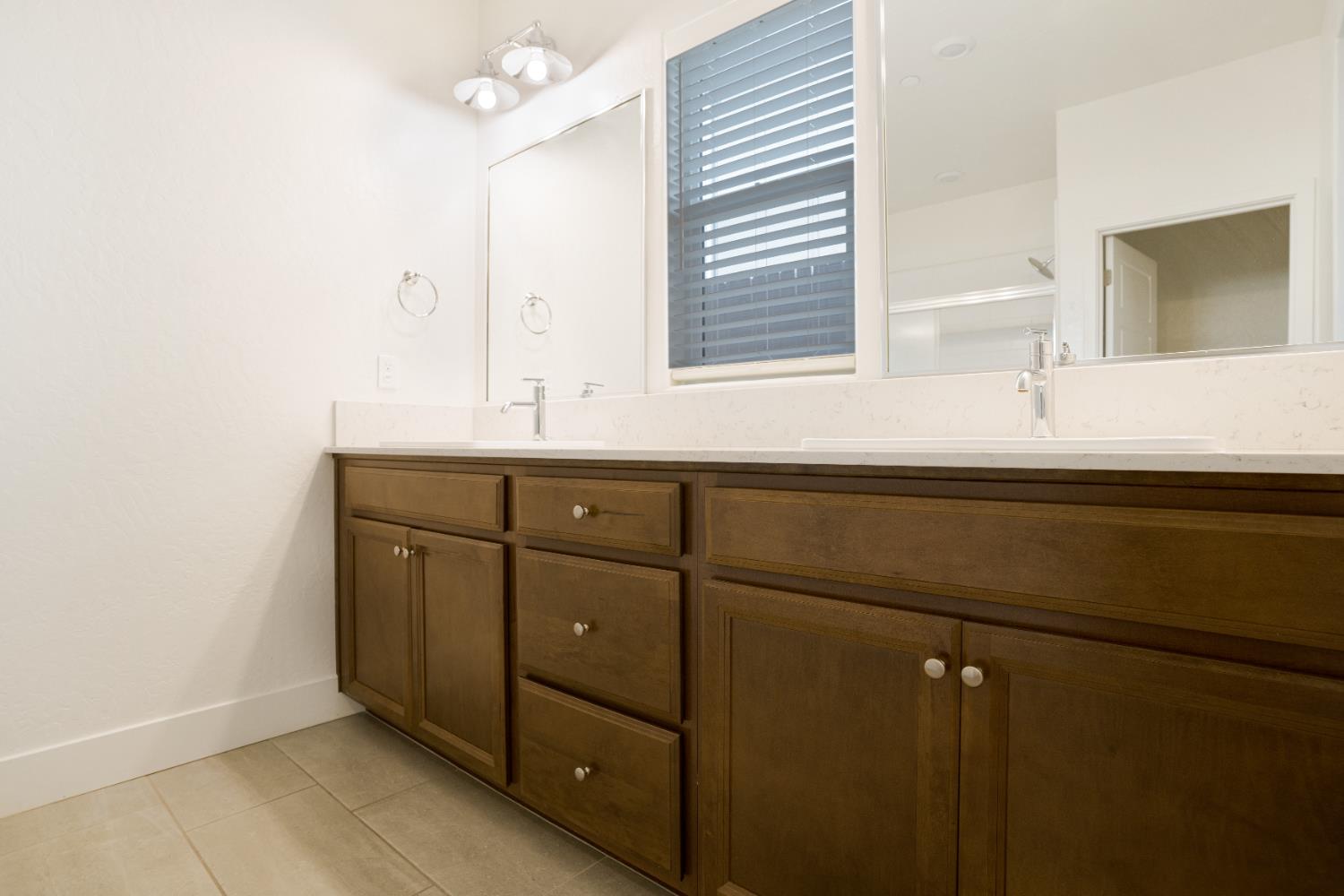 153 N Bliss Ave, Fresno, CA 93727