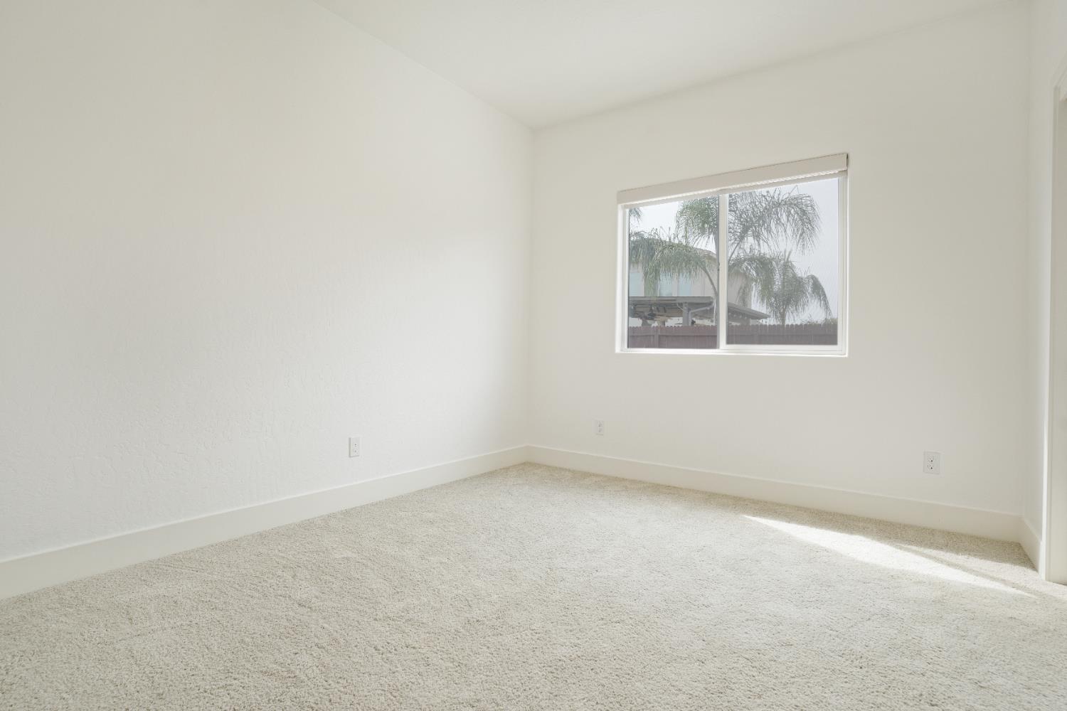 153 N Bliss Ave, Fresno, CA 93727