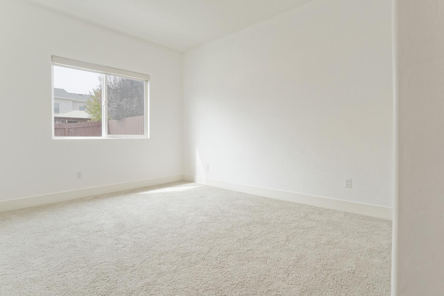 153 N Bliss Ave, Fresno, CA 93727