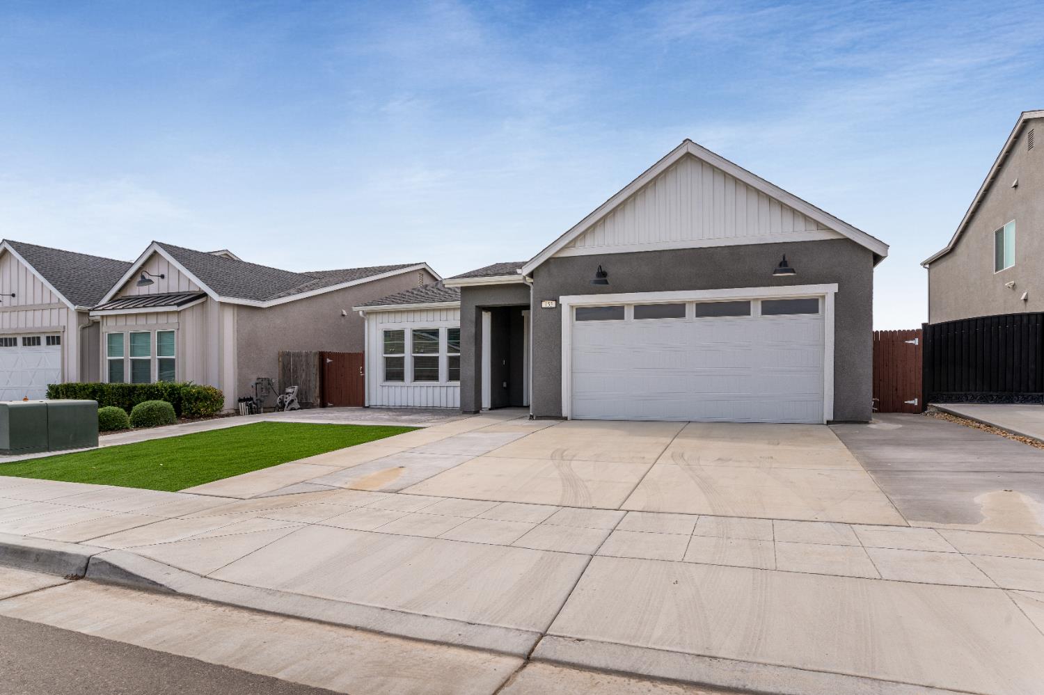 153 N Bliss Ave, Fresno, CA 93727