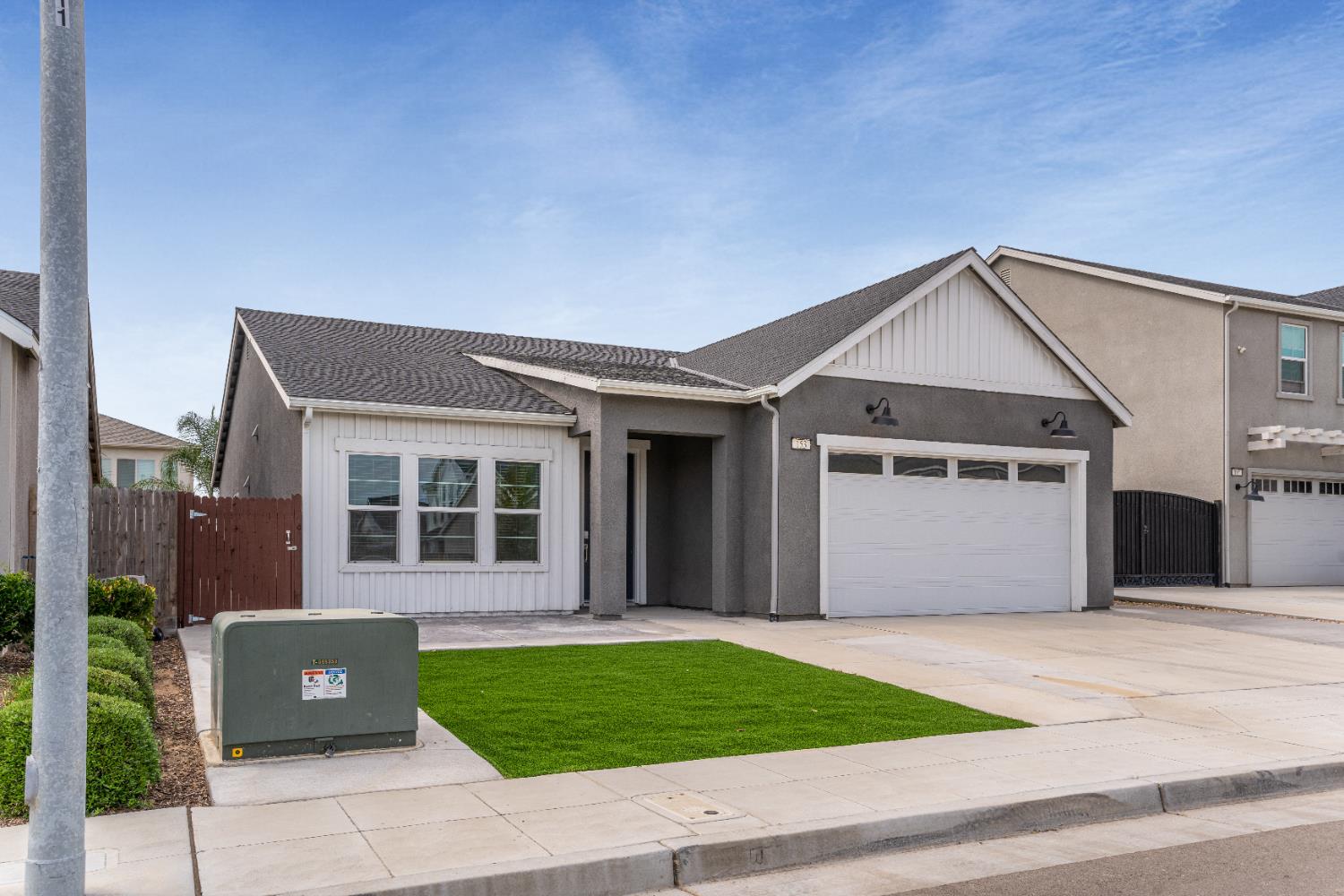 153 N Bliss Ave, Fresno, CA 93727