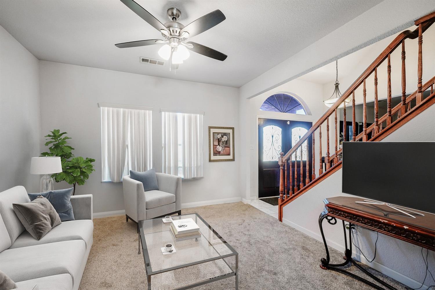 19360 Maple Ave, Laton, CA 93242