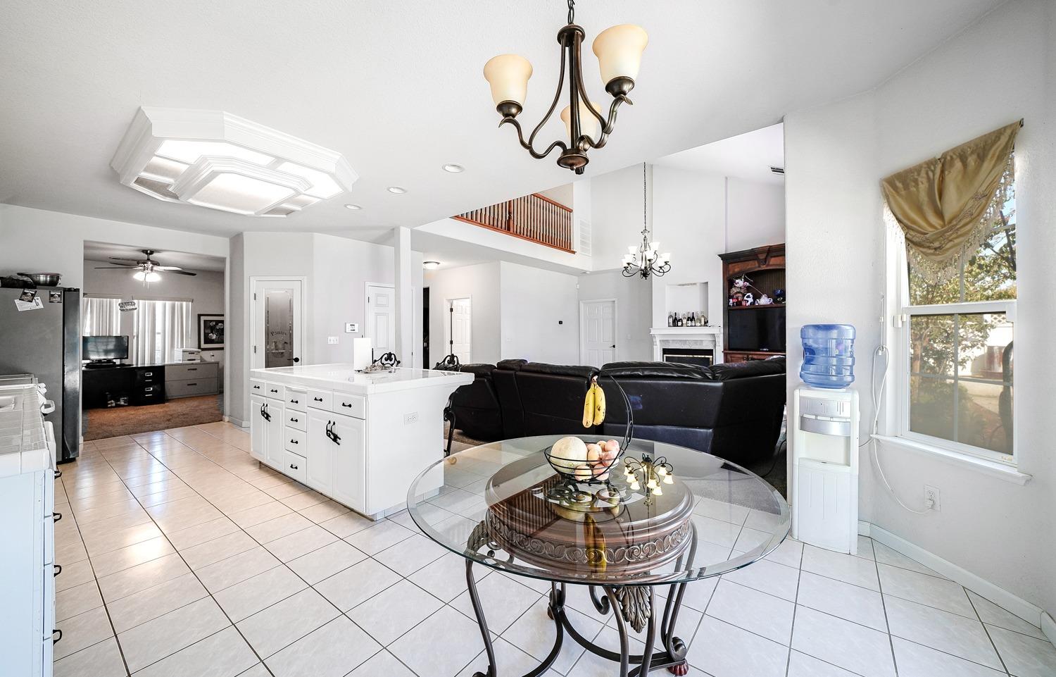 19360 Maple Ave, Laton, CA 93242