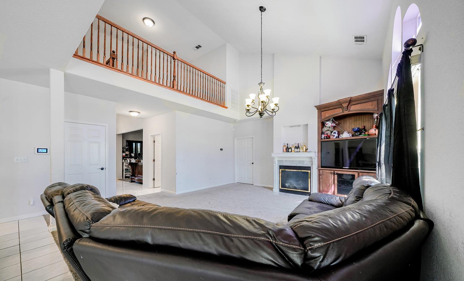 19360 Maple Ave, Laton, CA 93242