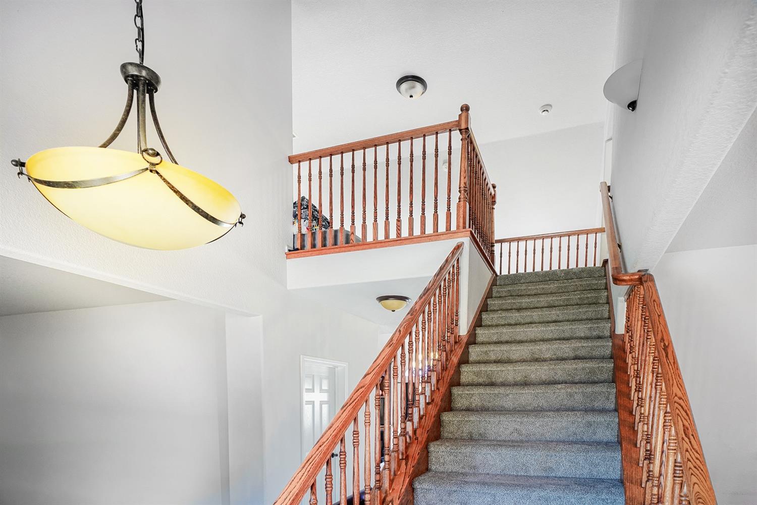 19360 Maple Ave, Laton, CA 93242