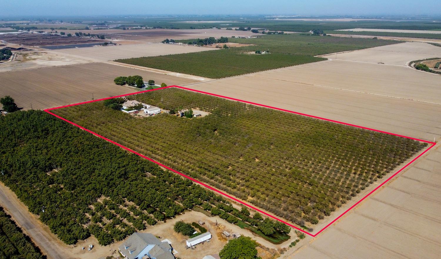 19360 Maple Ave, Laton, CA 93242