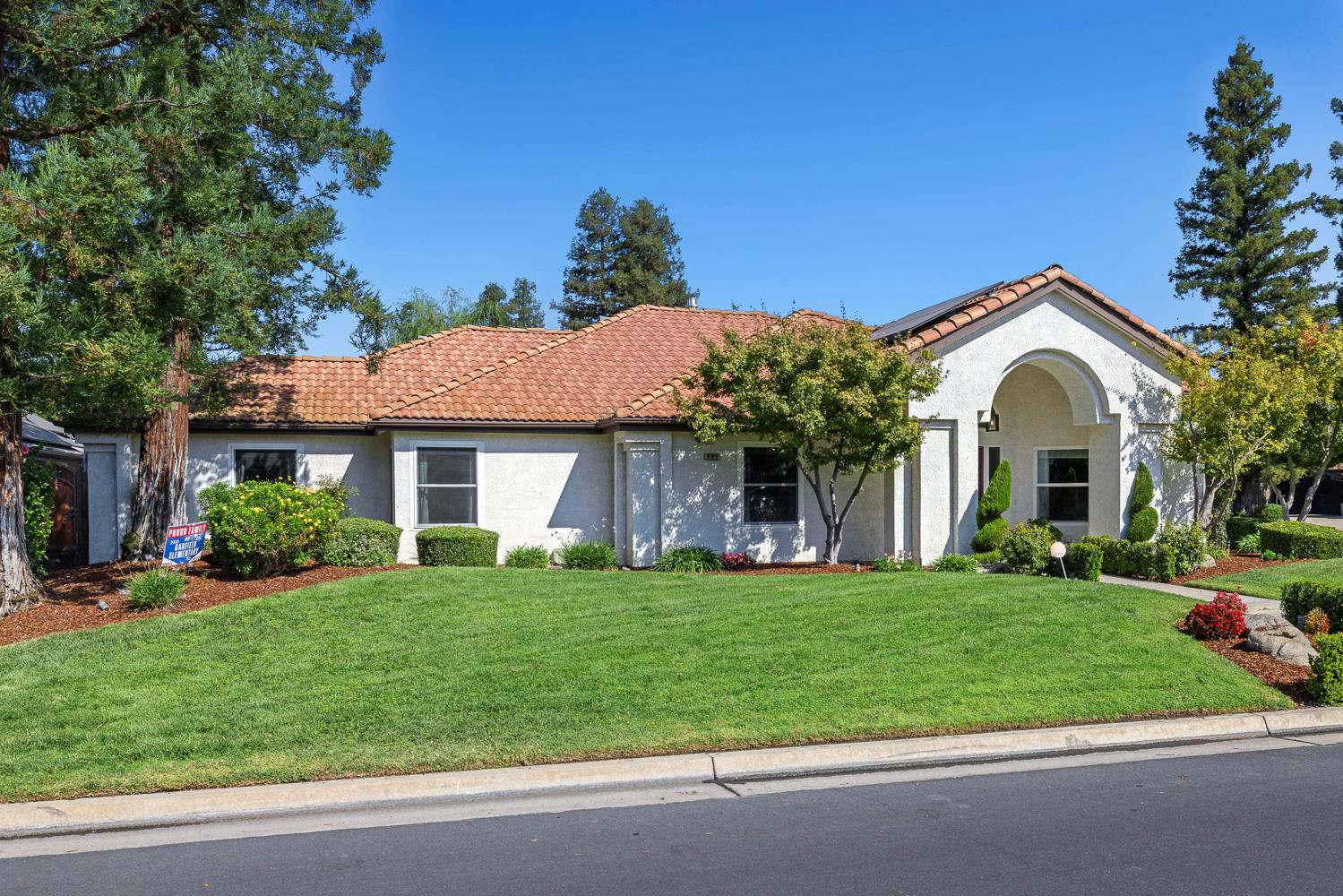 503 W Athens Ave, Clovis, CA 93611