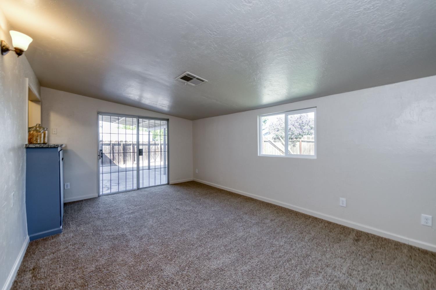 11311 Dan Dr, Armona, CA 93202