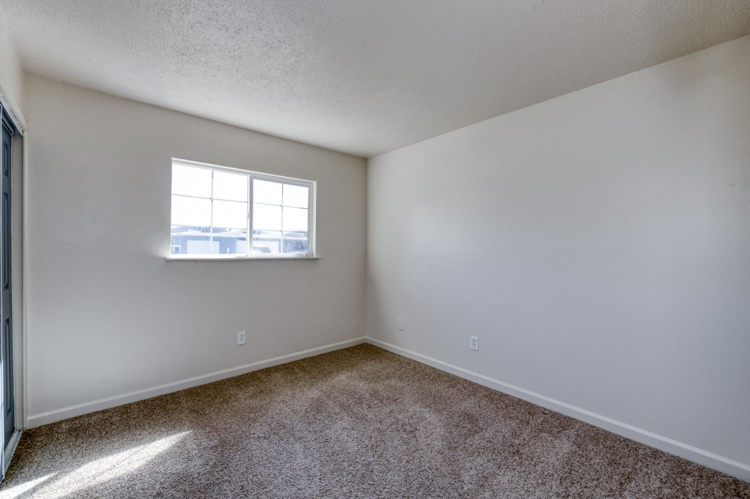 11311 Dan Dr, Armona, CA 93202