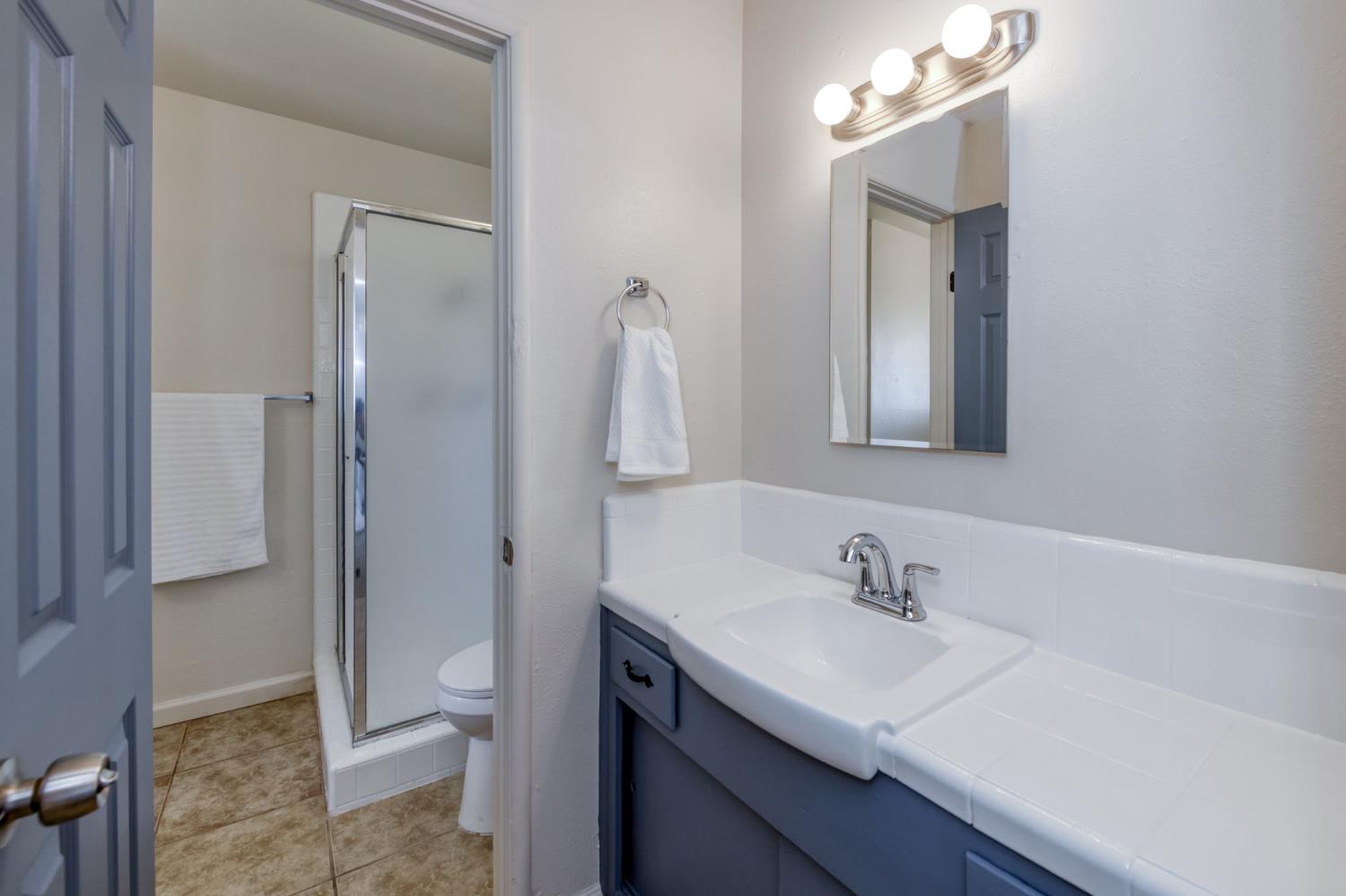 11311 Dan Dr, Armona, CA 93202