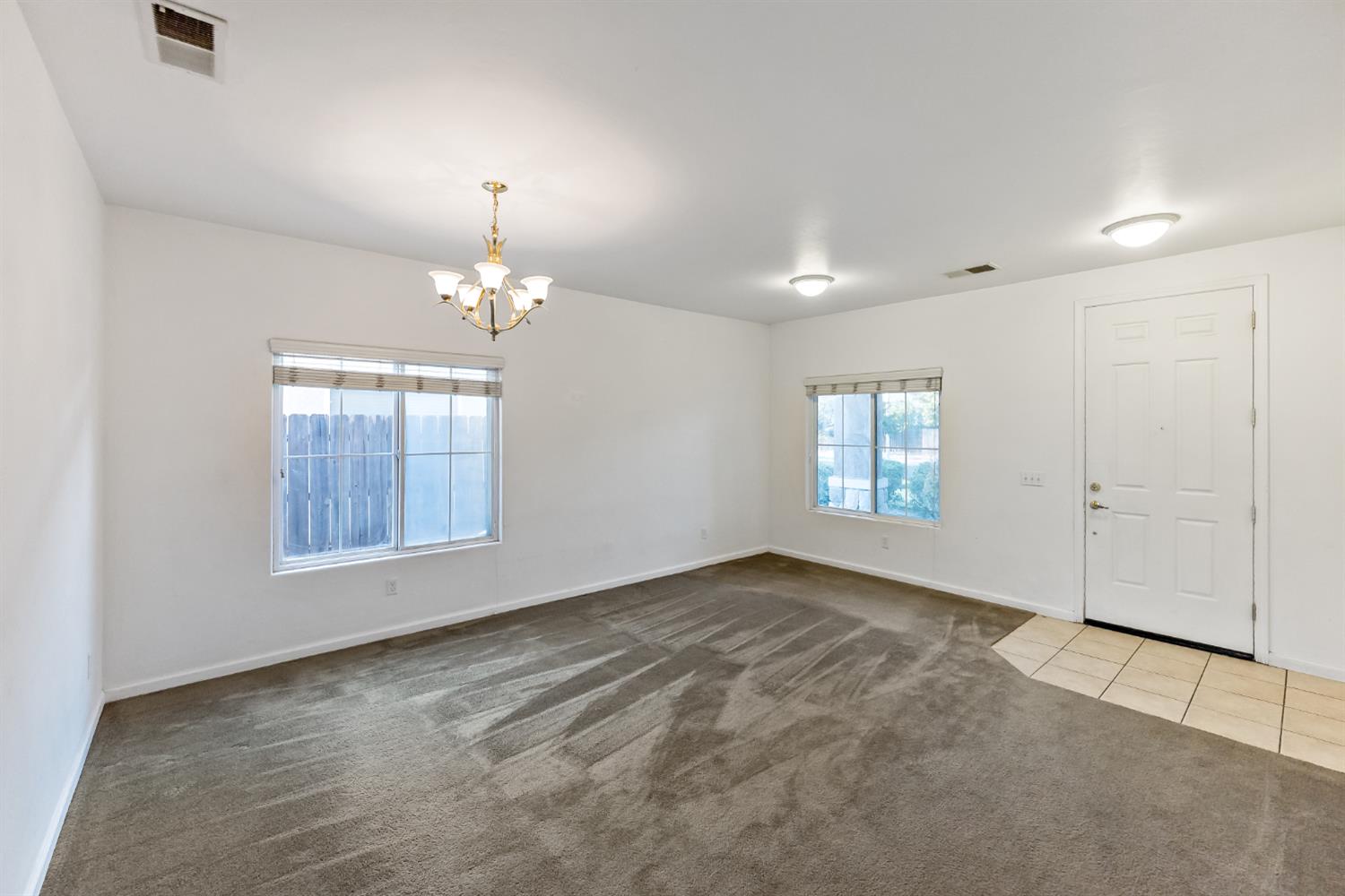 6083 E Andrews Ave, Fresno, CA 93727