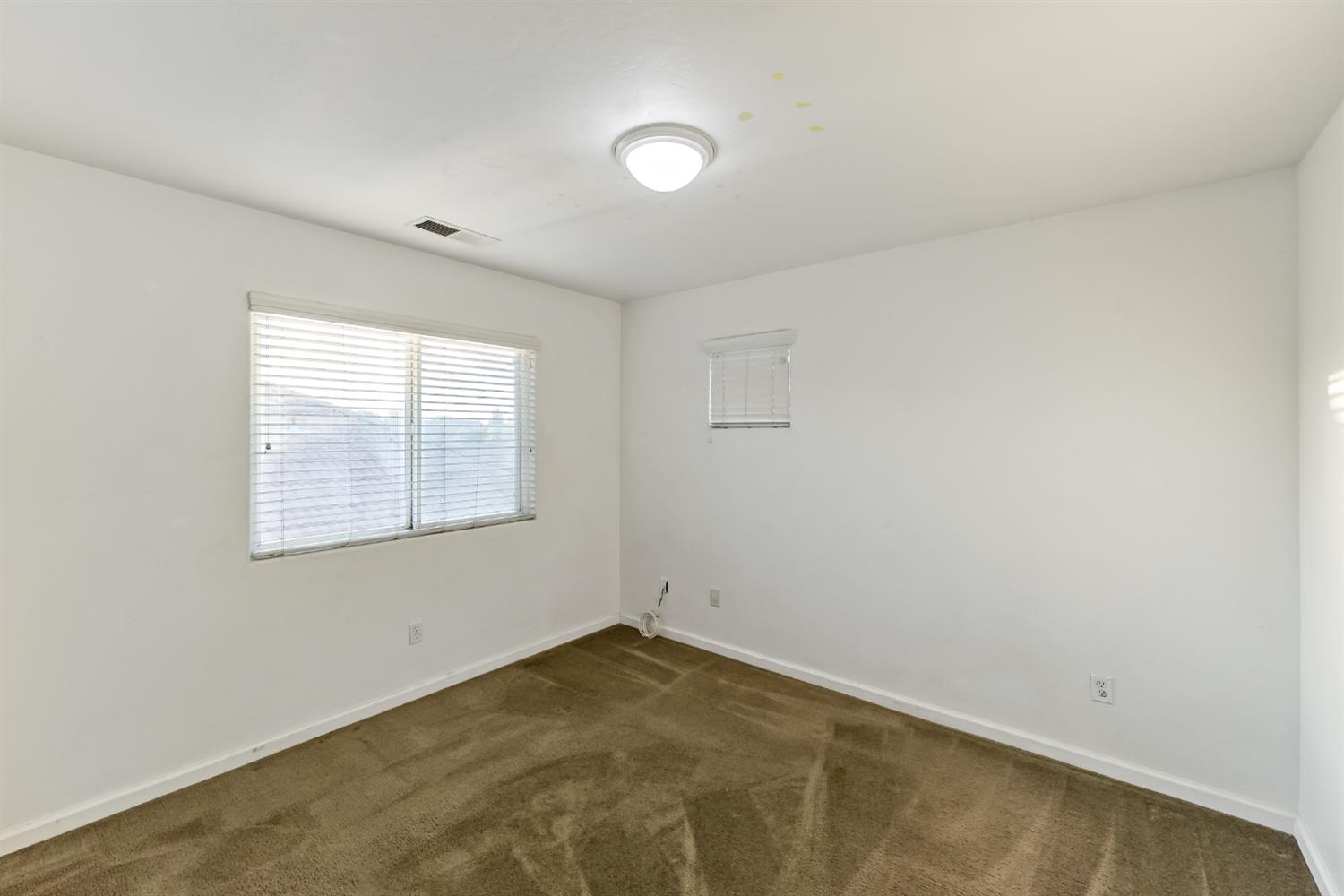 6083 E Andrews Ave, Fresno, CA 93727