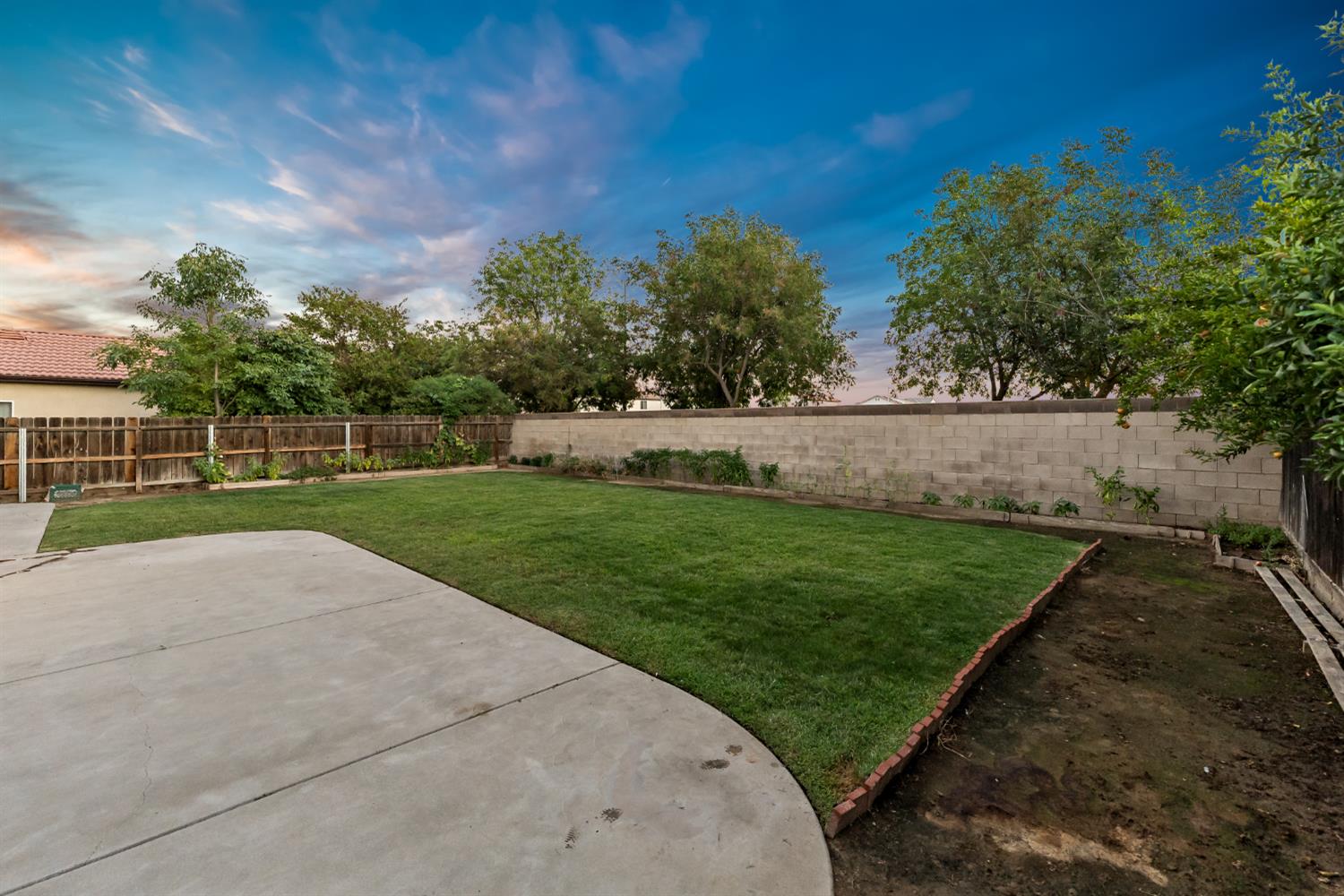 6083 E Andrews Ave, Fresno, CA 93727