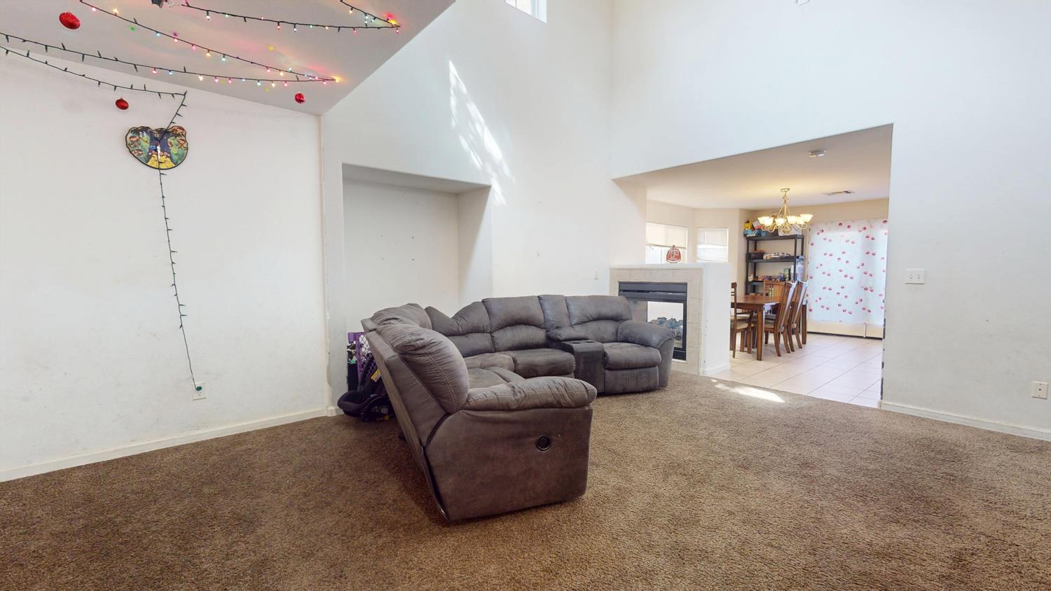 185 River Pointe, Madera, CA 93637