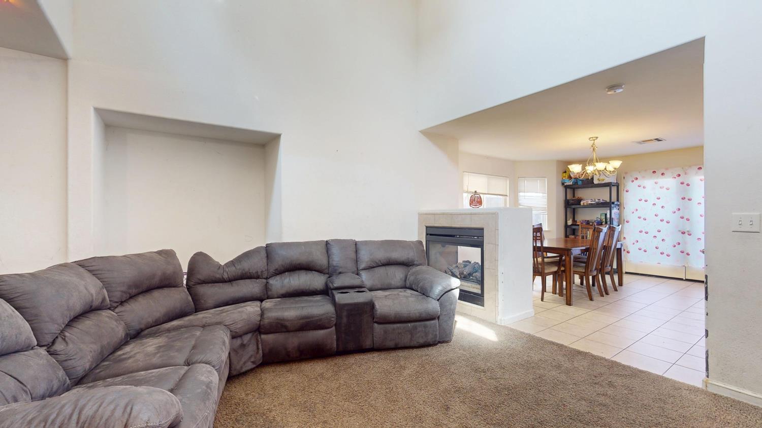 185 River Pointe, Madera, CA 93637