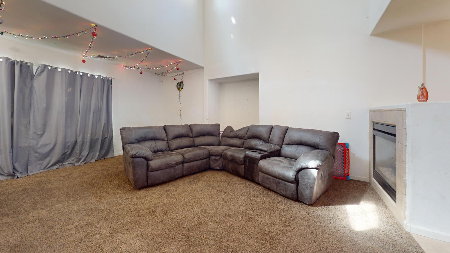 185 River Pointe, Madera, CA 93637