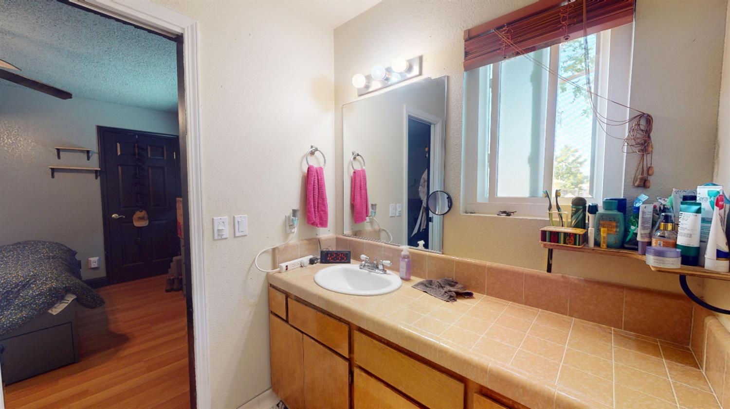 17841 Rodeo Dr, Madera, CA 93638