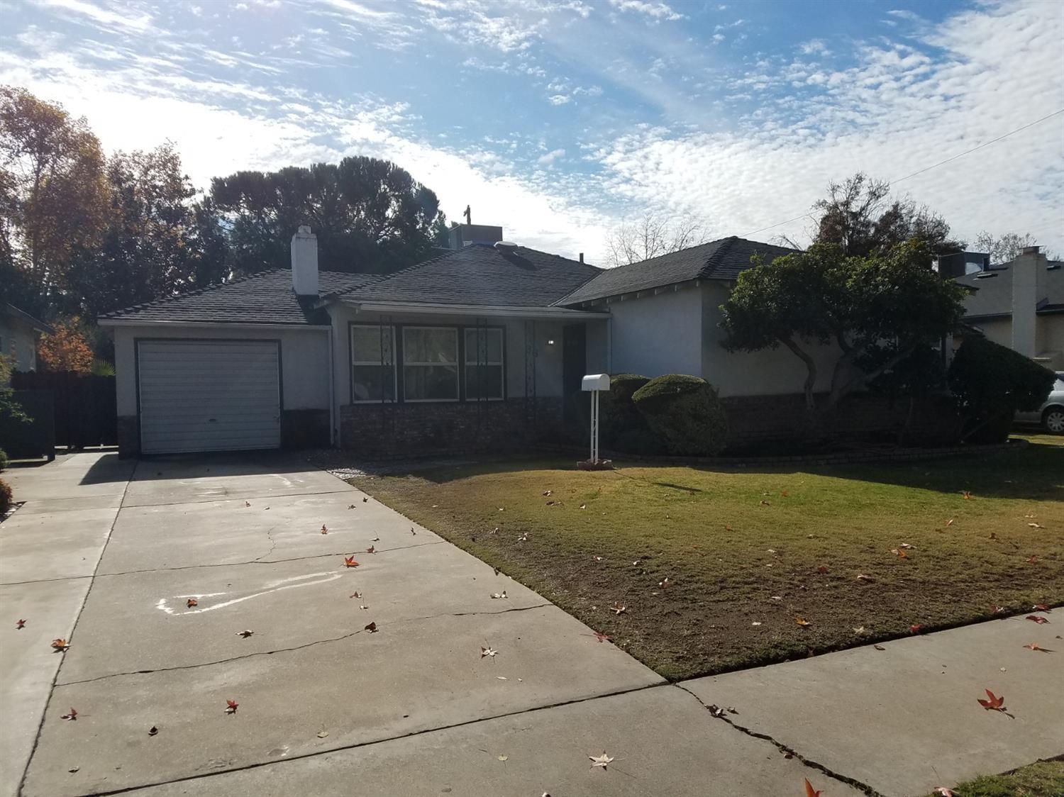 36 E Cortland Ave, Fresno, CA 93704