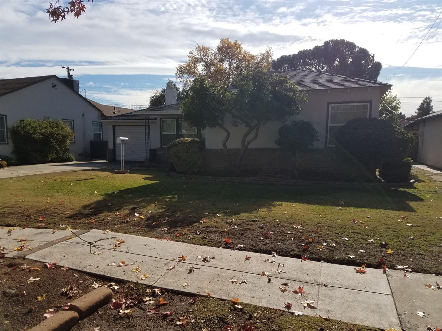 36 E Cortland Ave, Fresno, CA 93704