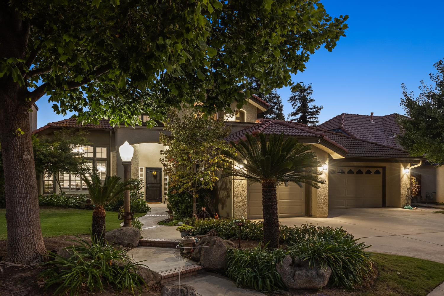 2586 Roberts Ave, Clovis, CA 93611