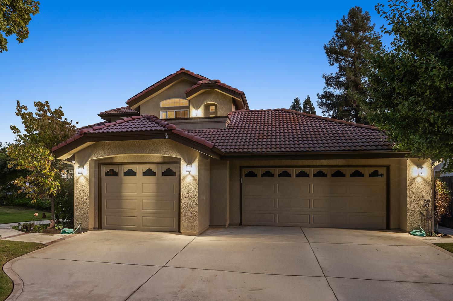 2586 Roberts Ave, Clovis, CA 93611