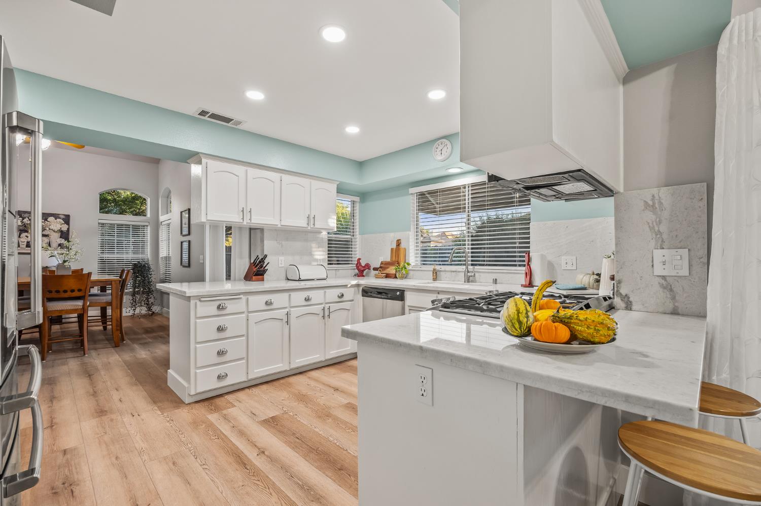 2586 Roberts Ave, Clovis, CA 93611