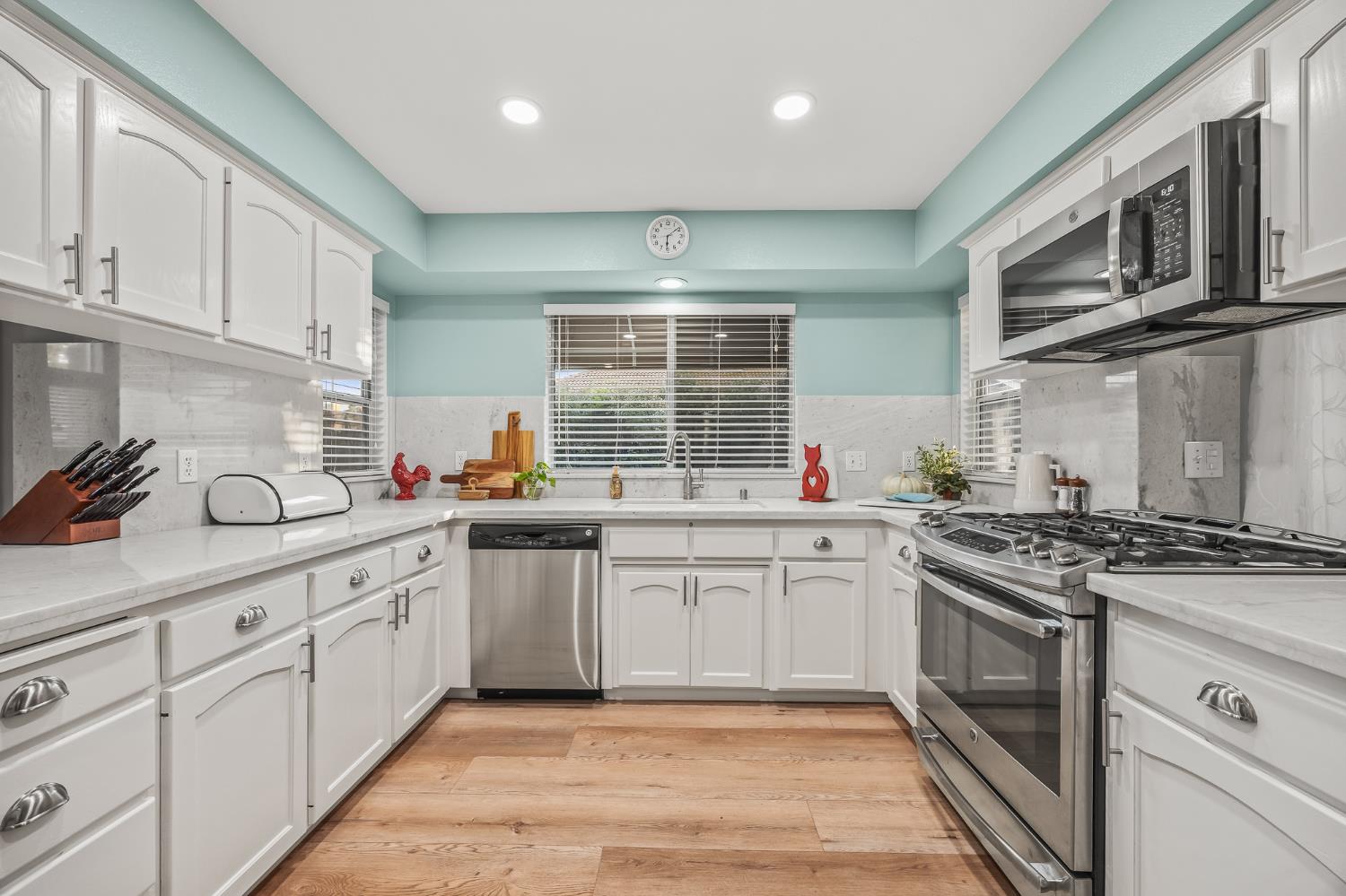 2586 Roberts Ave, Clovis, CA 93611