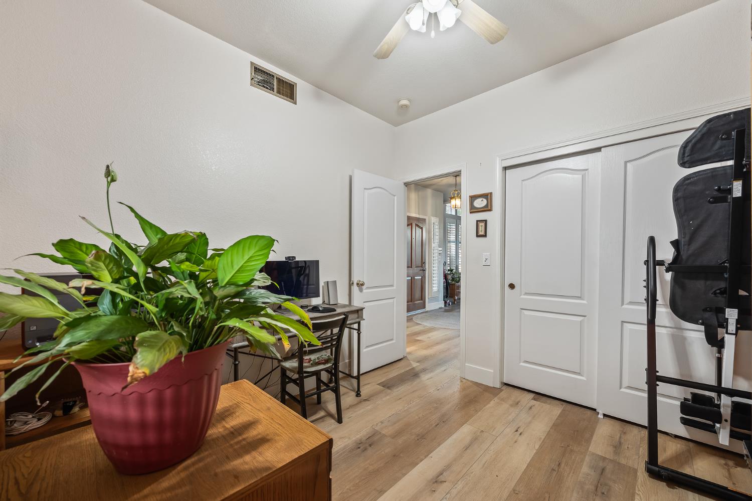 2586 Roberts Ave, Clovis, CA 93611