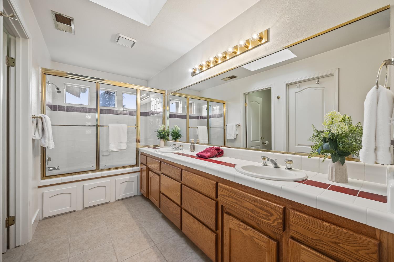 2586 Roberts Ave, Clovis, CA 93611