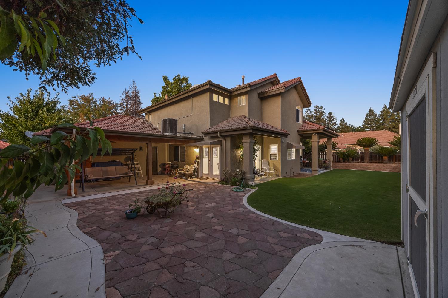 2586 Roberts Ave, Clovis, CA 93611