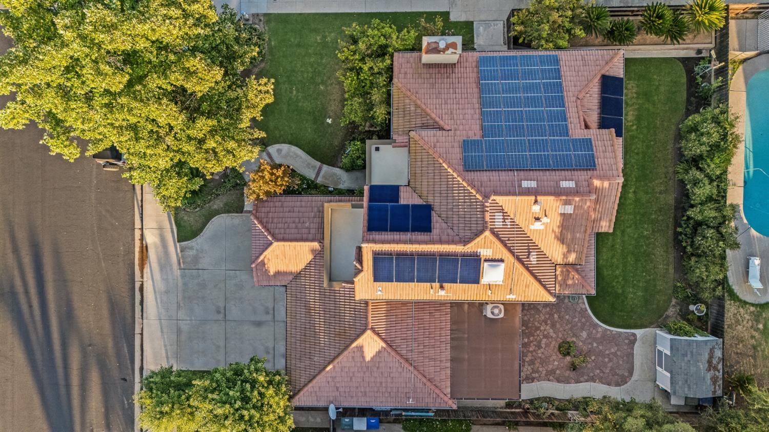 2586 Roberts Ave, Clovis, CA 93611