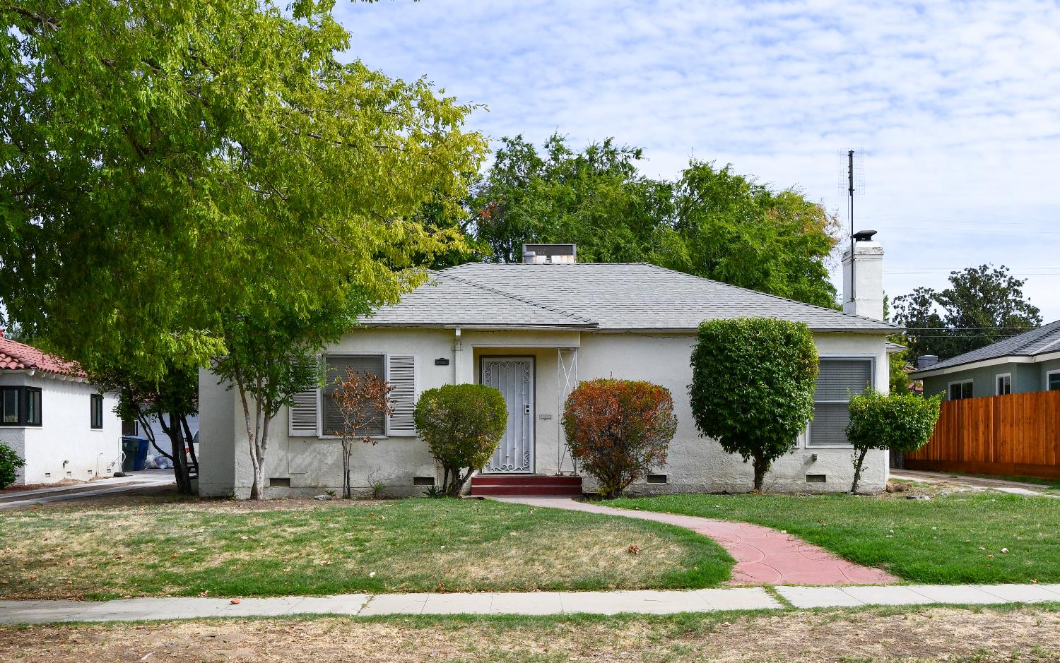 1564 N Arthur Ave, Fresno, CA 93728