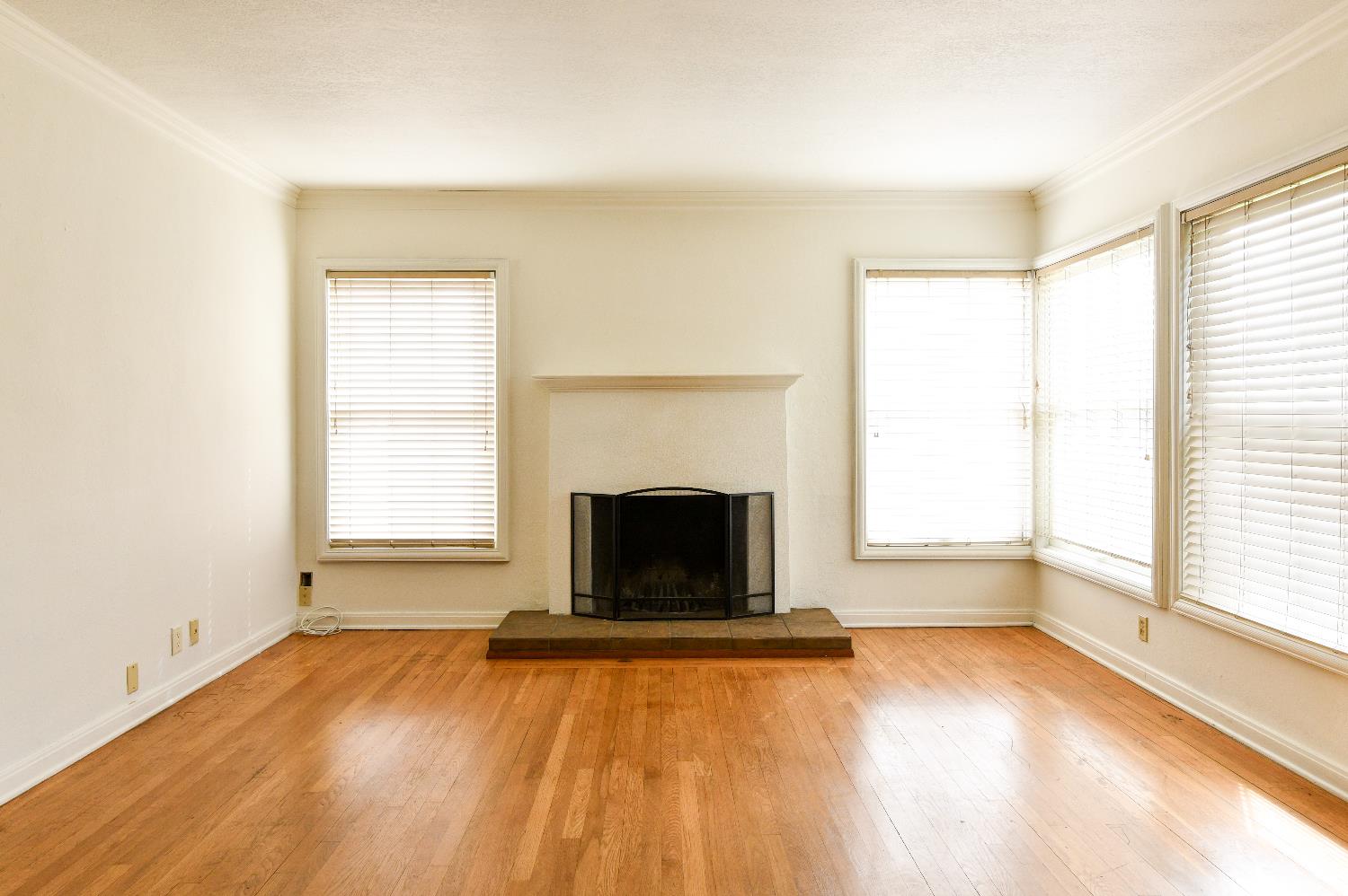 1564 N Arthur Ave, Fresno, CA 93728