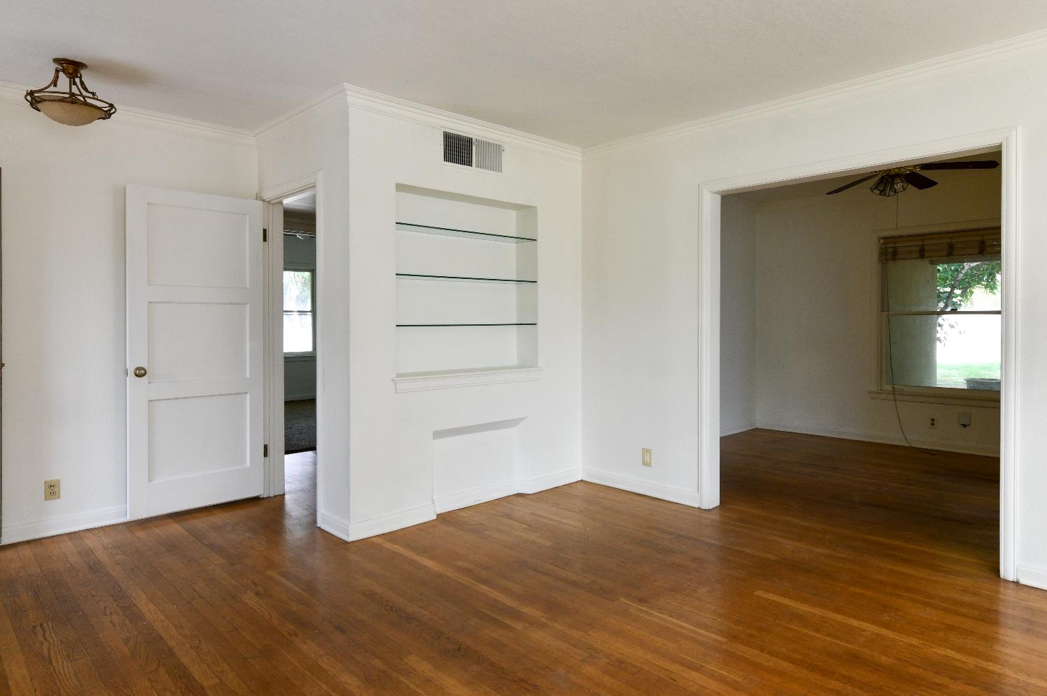 1564 N Arthur Ave, Fresno, CA 93728