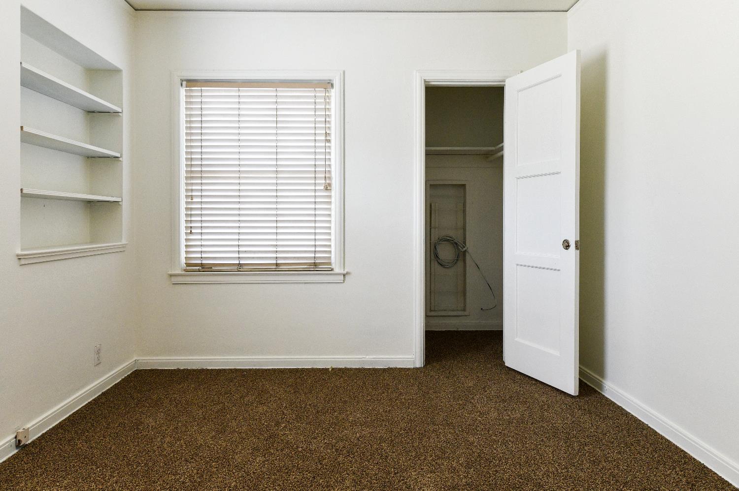 1564 N Arthur Ave, Fresno, CA 93728