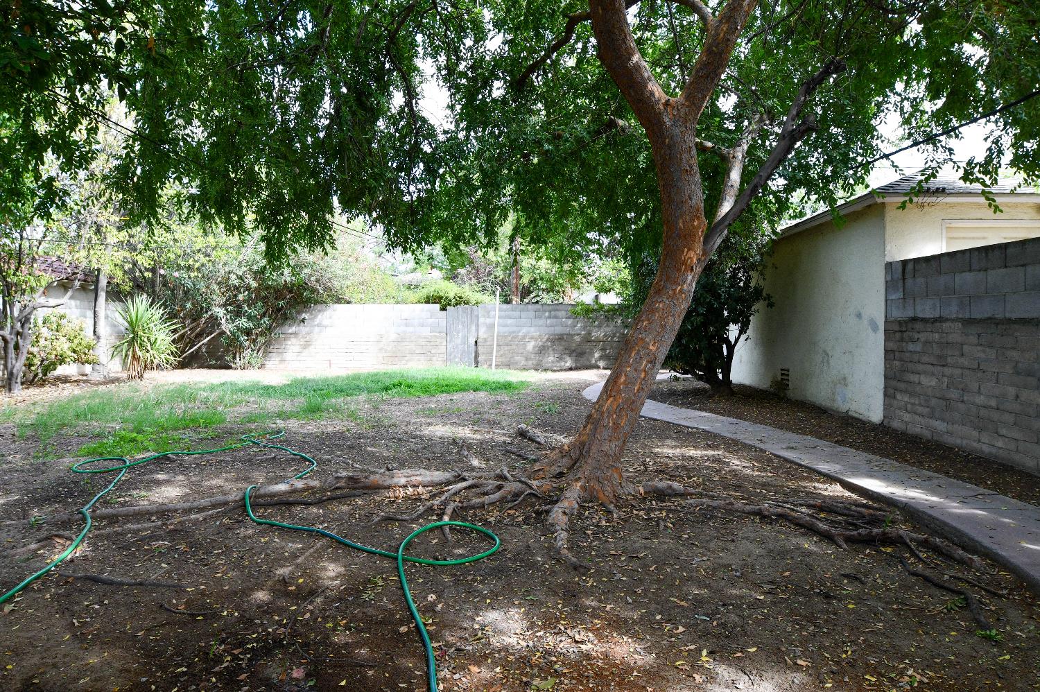 1564 N Arthur Ave, Fresno, CA 93728