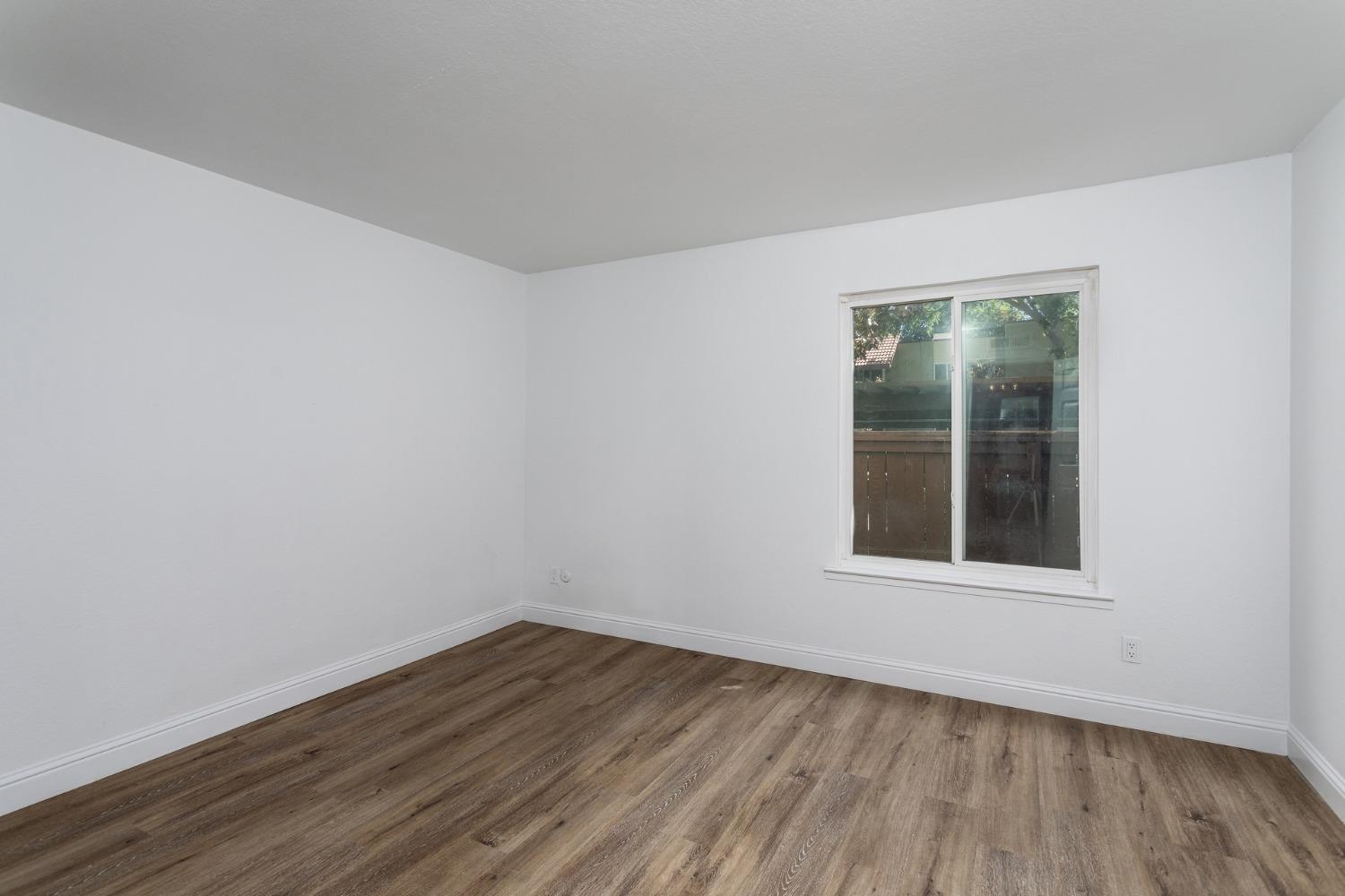 2881 Huntington Blvd #121, Fresno, CA 93721