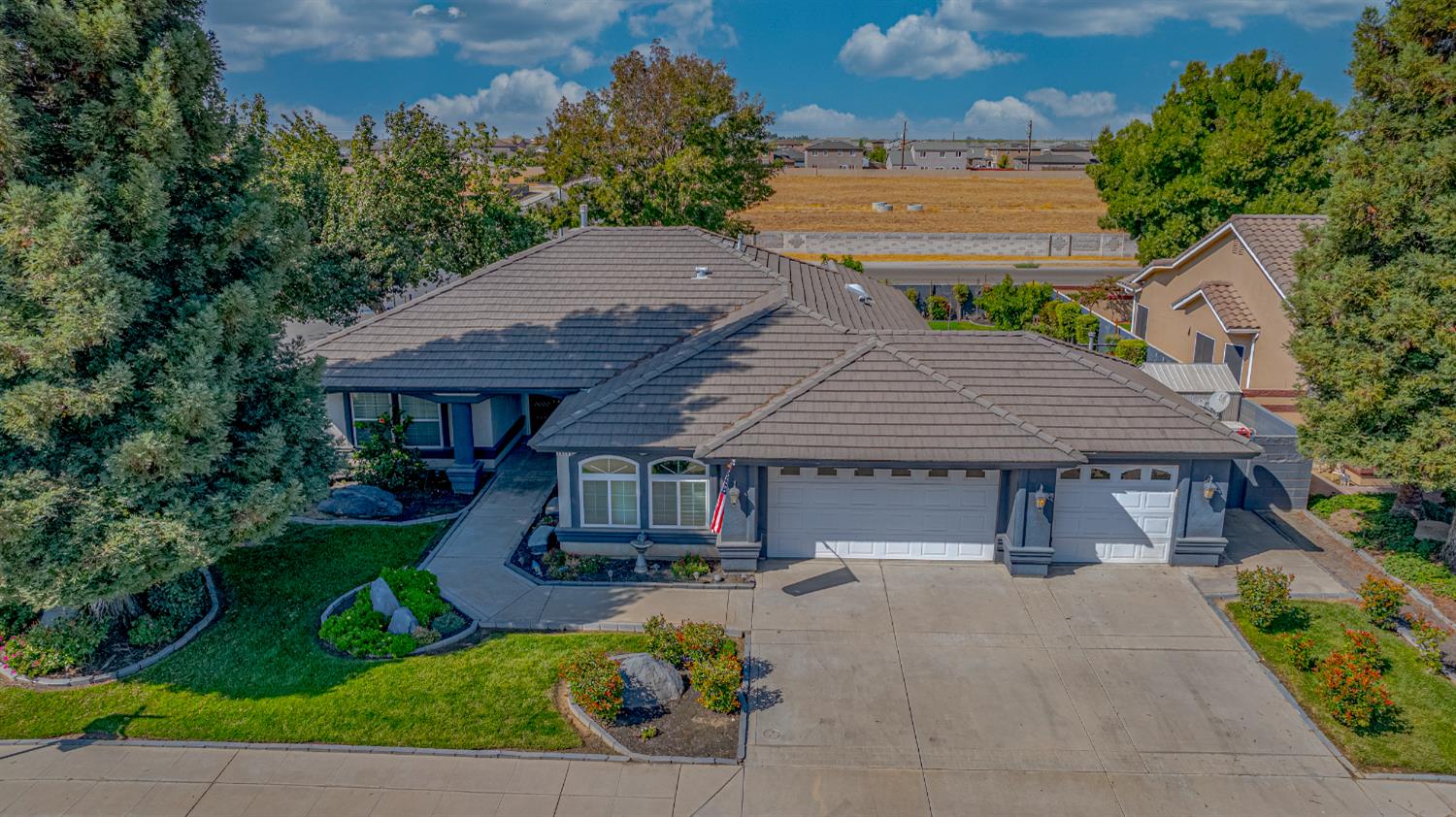 1416 Larrete Ave, Madera, CA 93637