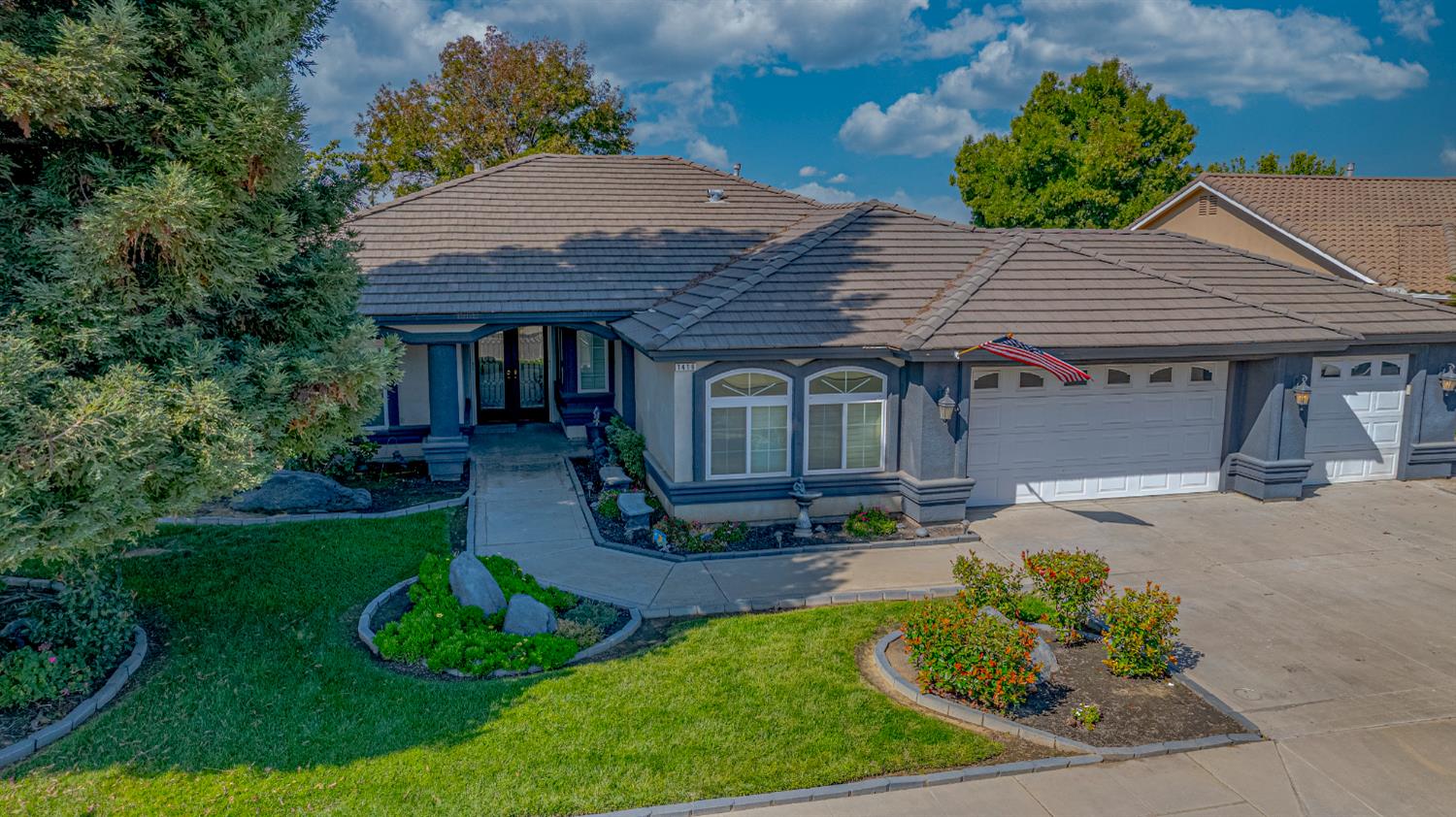 1416 Larrete Ave, Madera, CA 93637