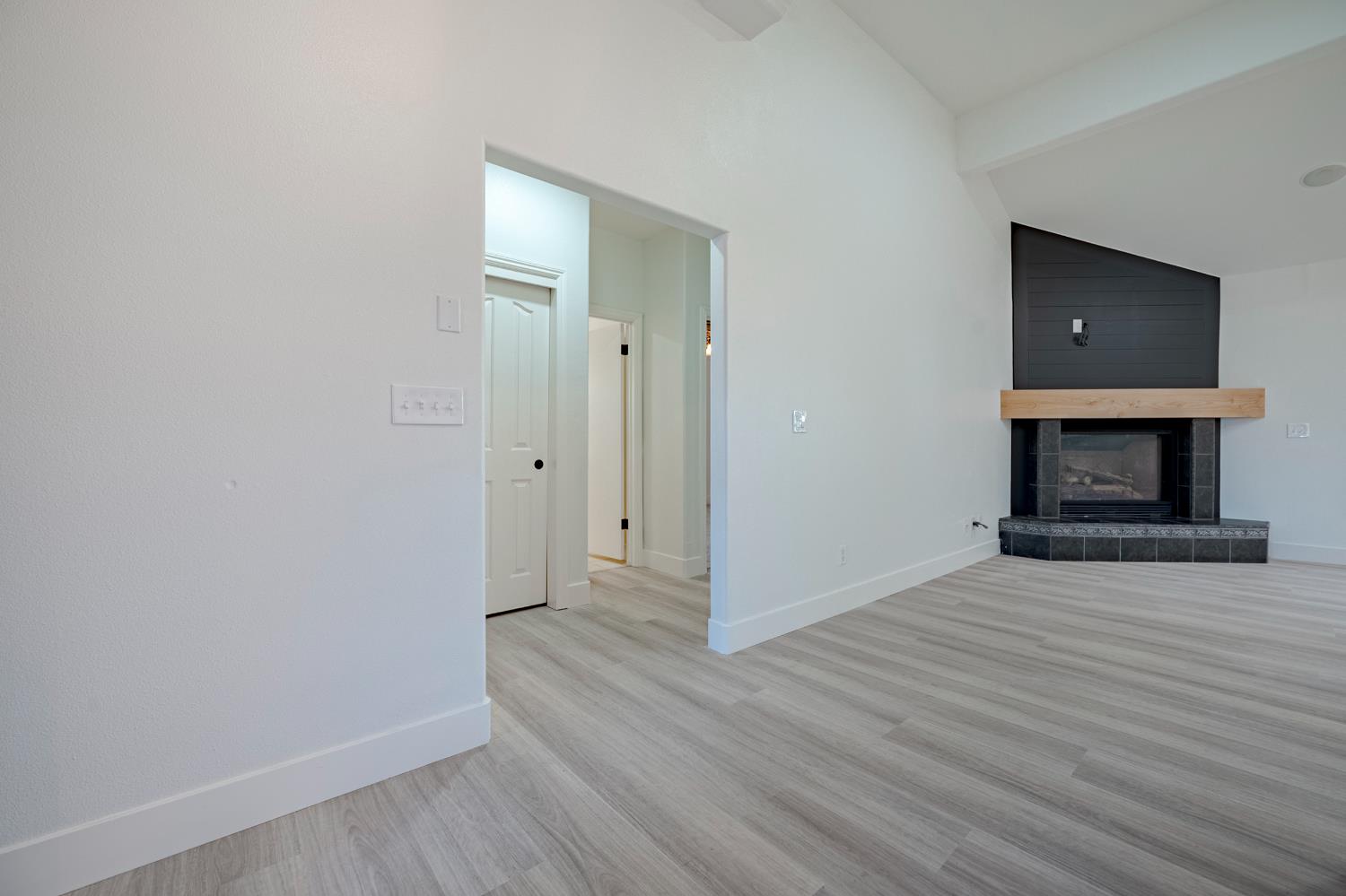 1416 Larrete Ave, Madera, CA 93637