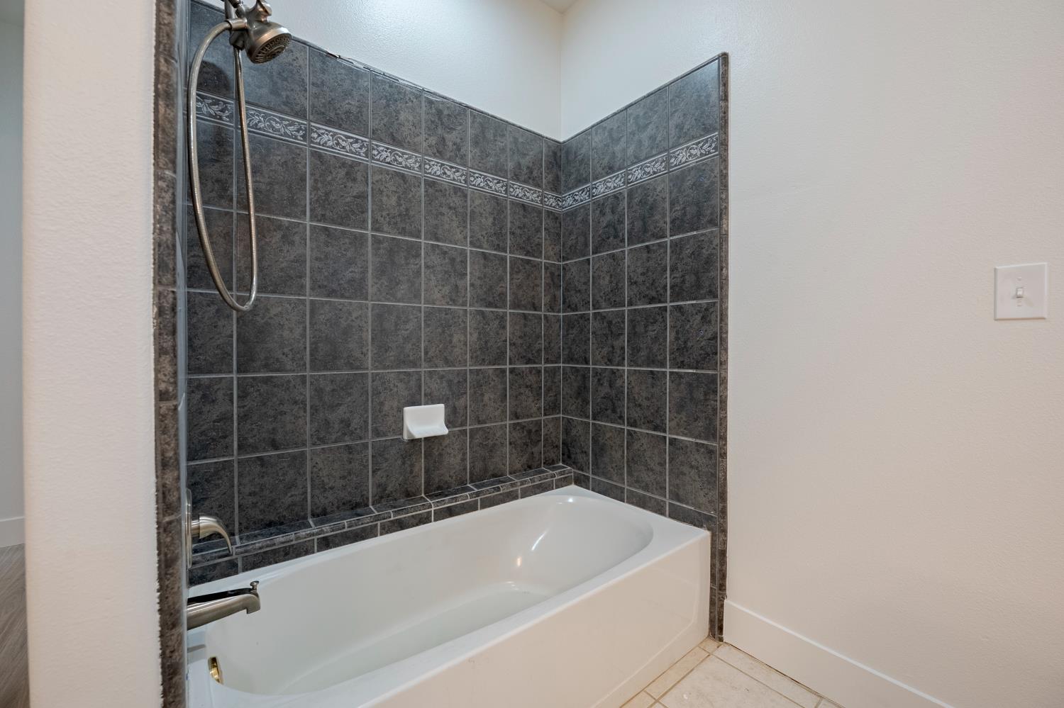 1416 Larrete Ave, Madera, CA 93637