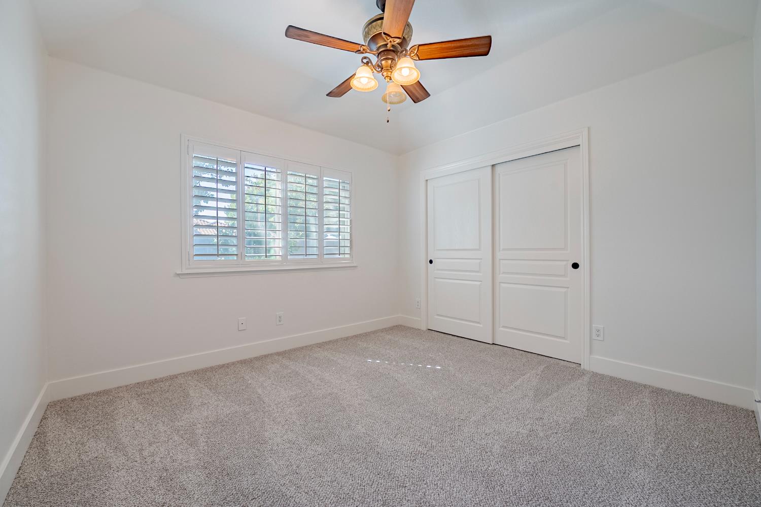 1416 Larrete Ave, Madera, CA 93637