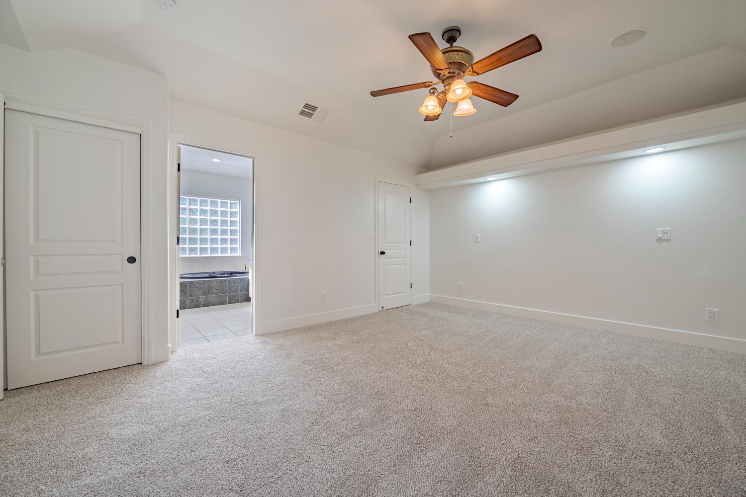 1416 Larrete Ave, Madera, CA 93637