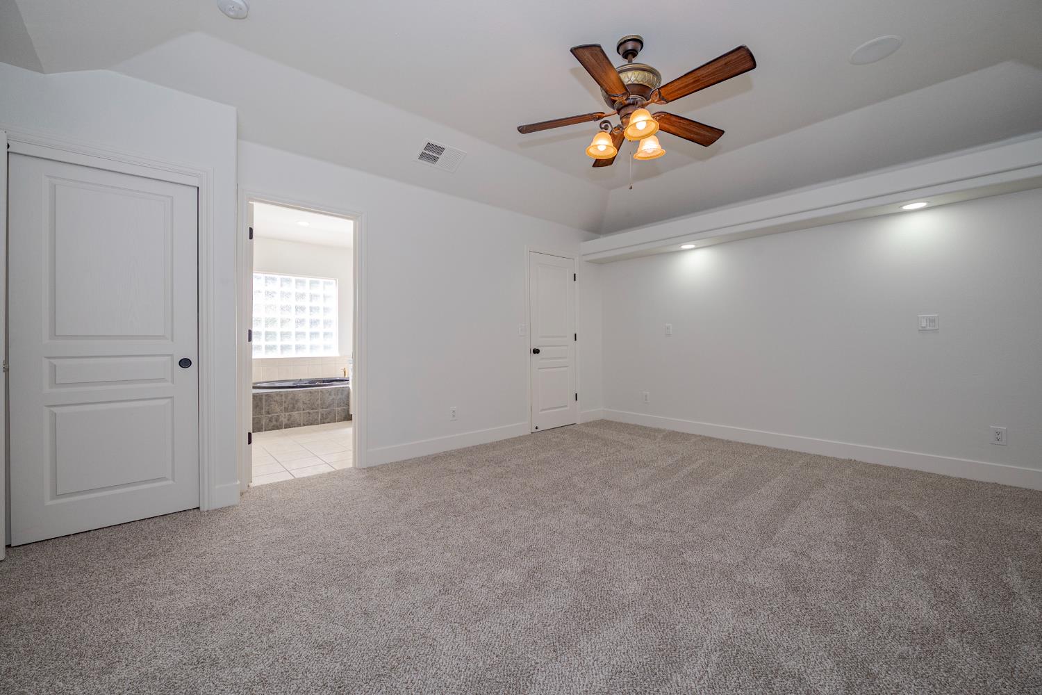 1416 Larrete Ave, Madera, CA 93637