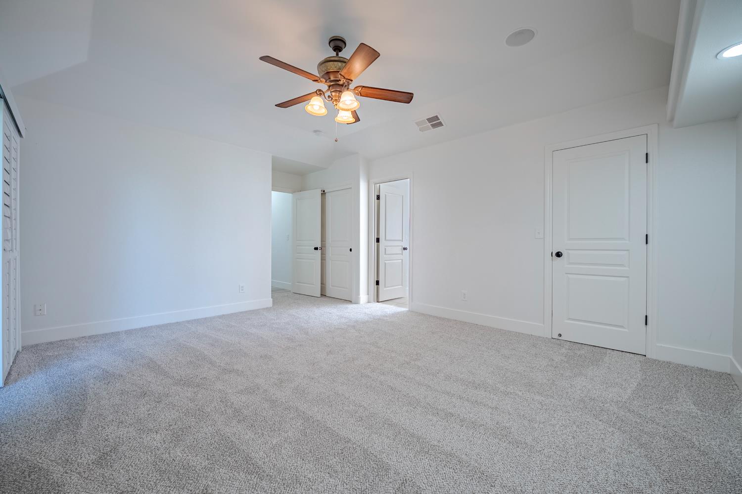 1416 Larrete Ave, Madera, CA 93637