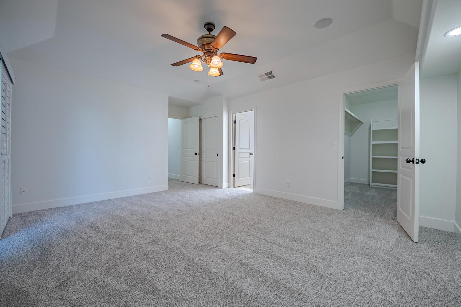 1416 Larrete Ave, Madera, CA 93637