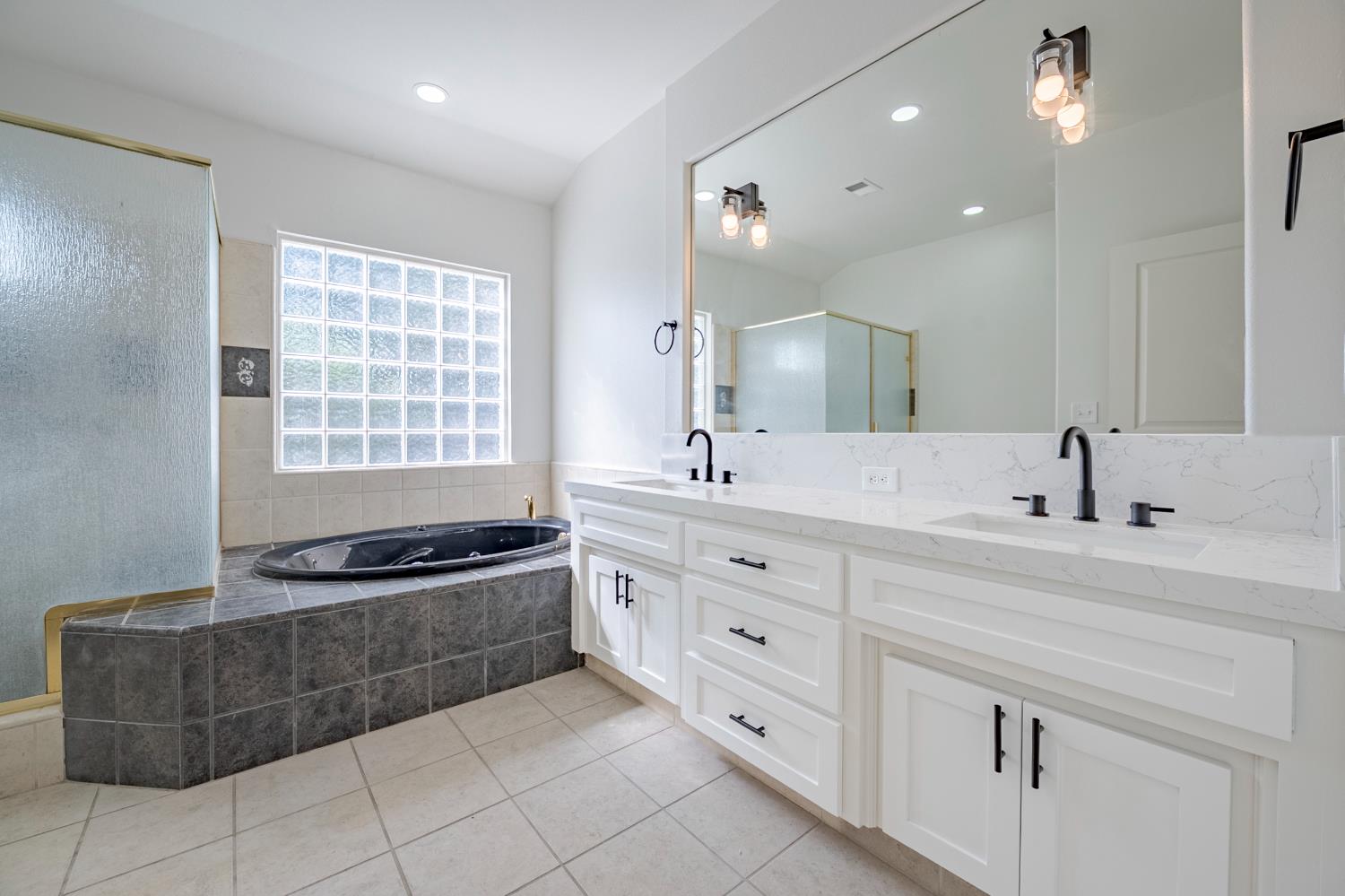 1416 Larrete Ave, Madera, CA 93637